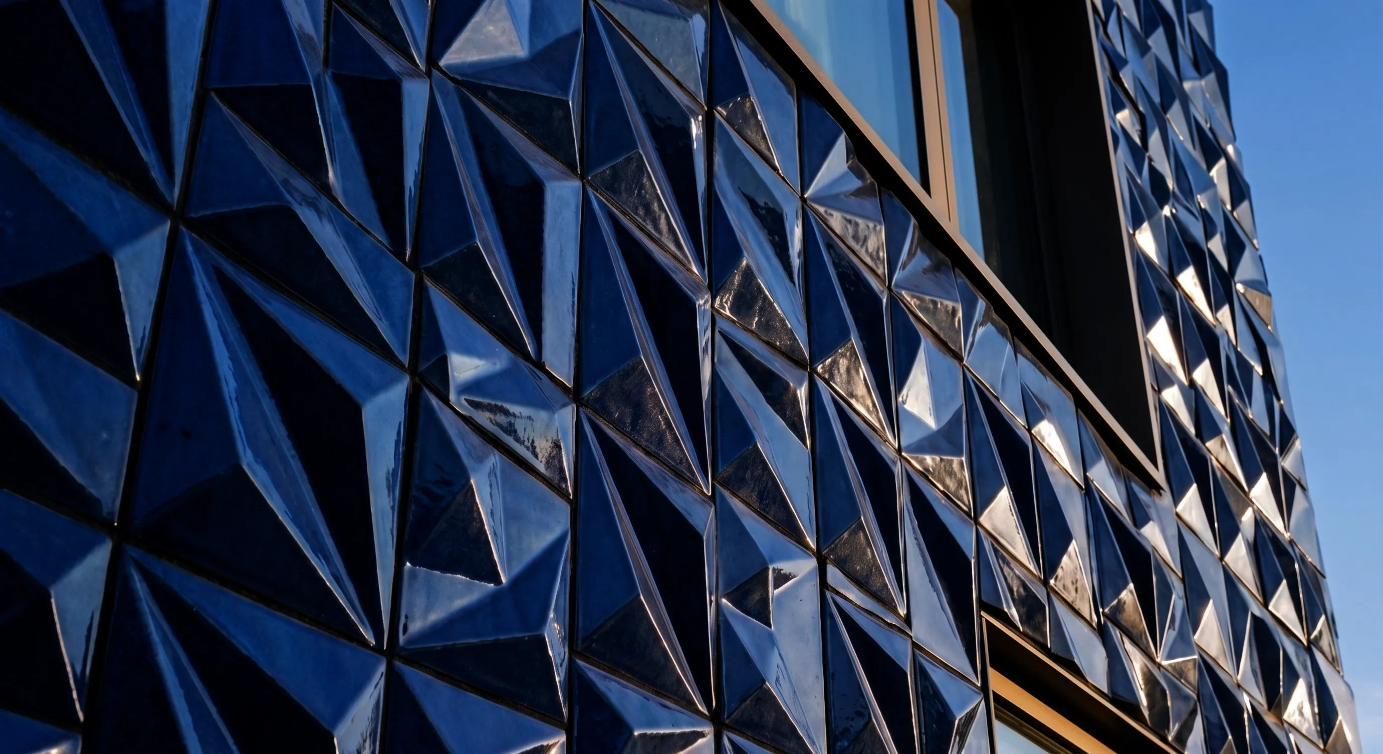 Faktura wróciła. Co dzieje się z architekturą w 2026 roku