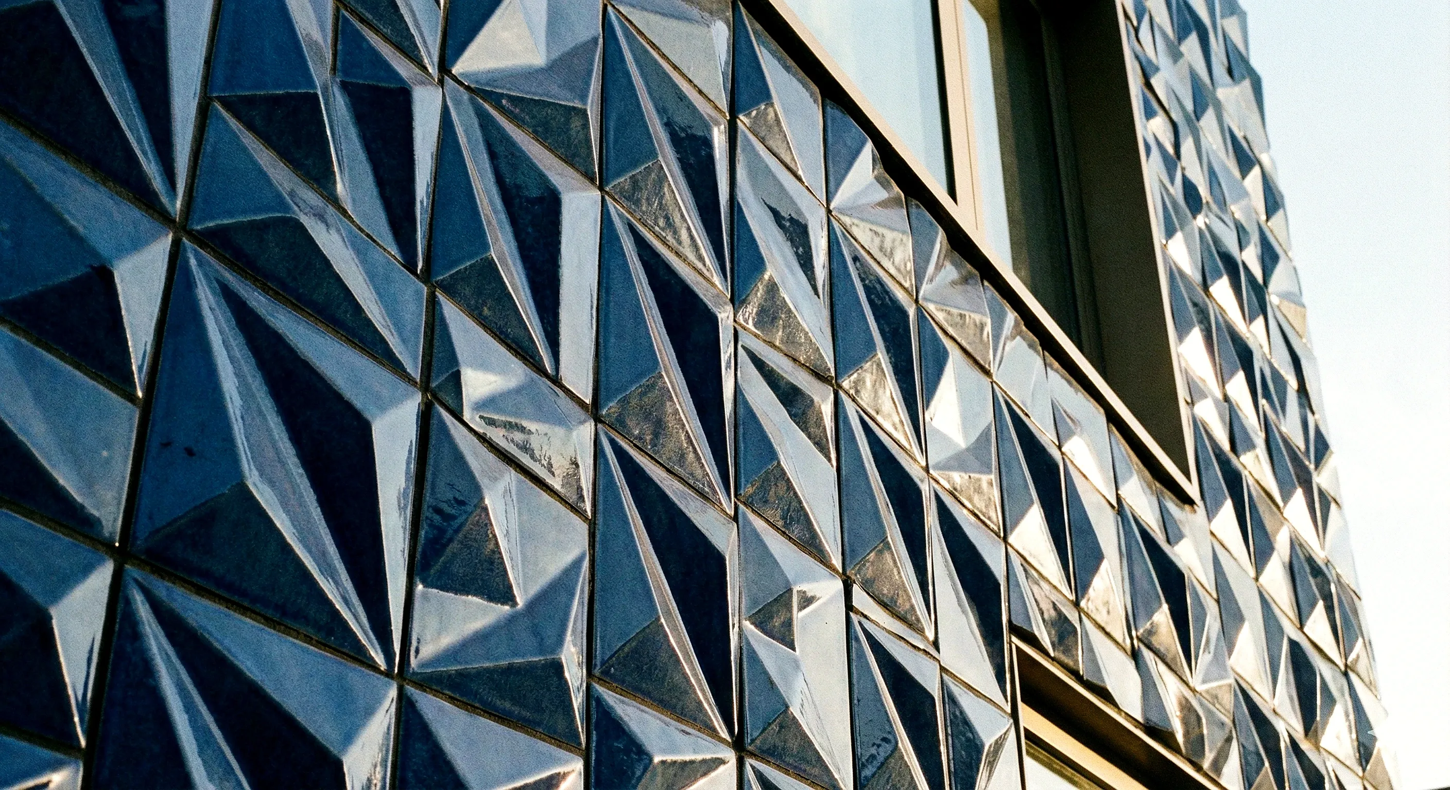 Minimalizm vs. Funkcjonalność: Jak zaprojektować dom bez kompromisów